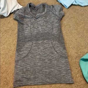 Lululemon top